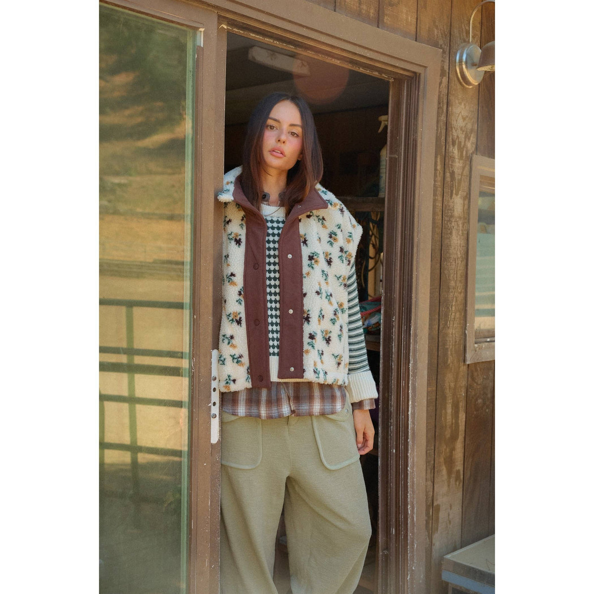 Cordelia Floral Sherpa Vest With Corduroy: BLUE