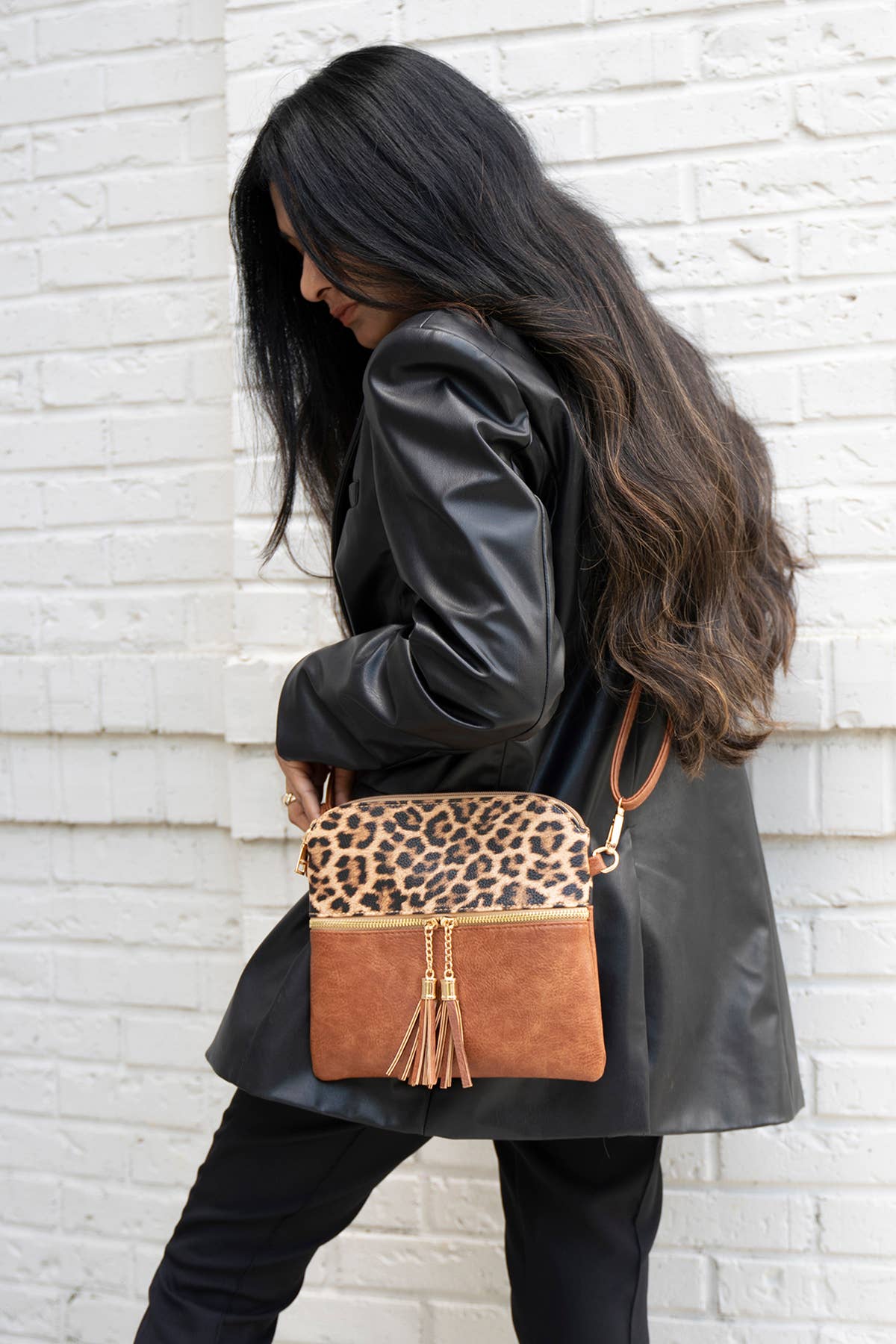 Tara Double Zip Crossbody Bag/Wristlet: Black/Brown